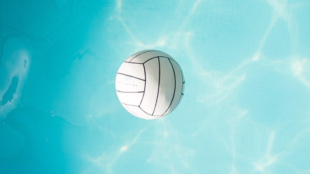 The Best Ways To Use A Medicine Ball For Full-body Workouts The Best Ways To Use A Medicine Ball For Full-body Workouts